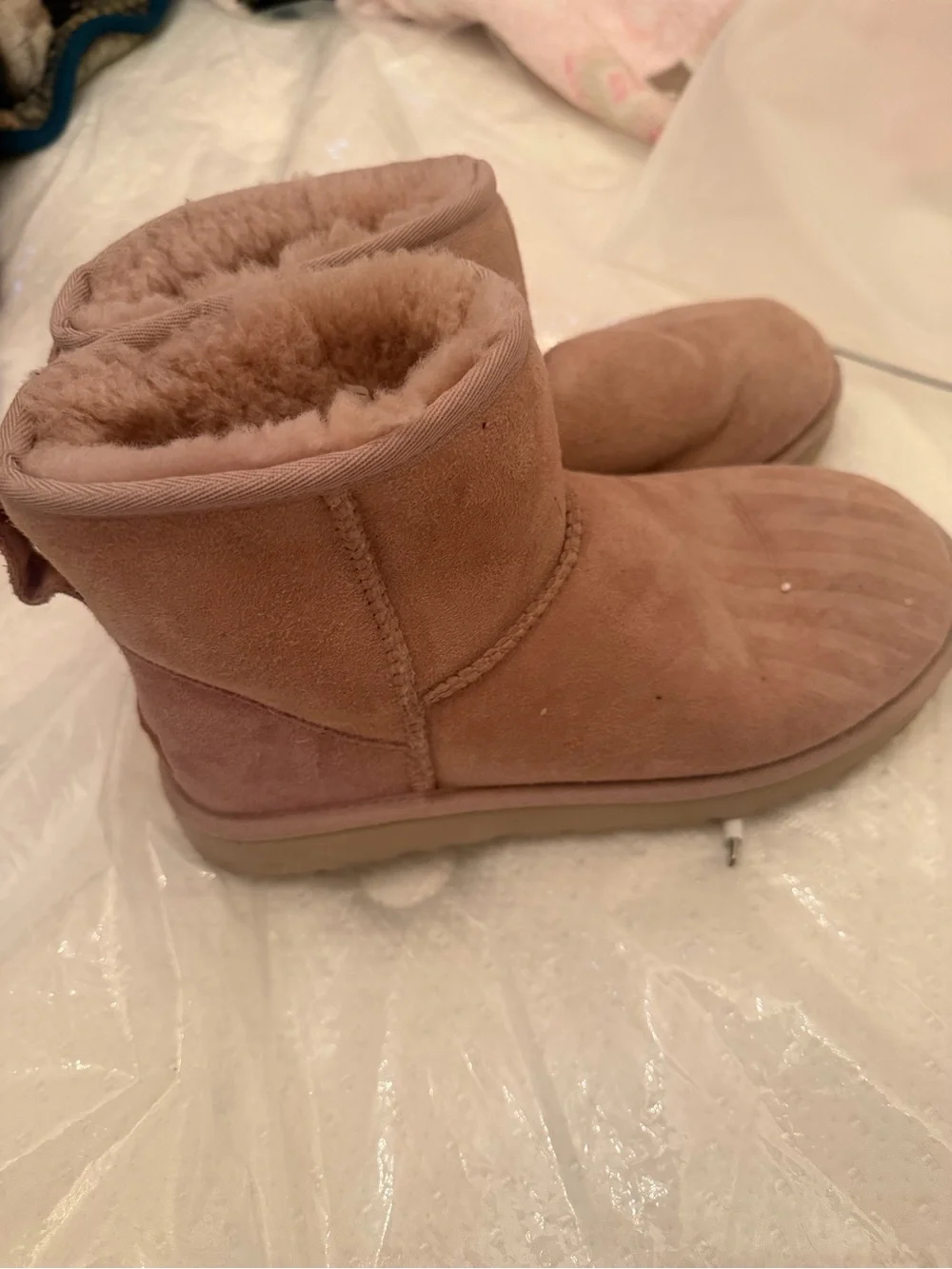 Pink uggs - Picture 4 of 4